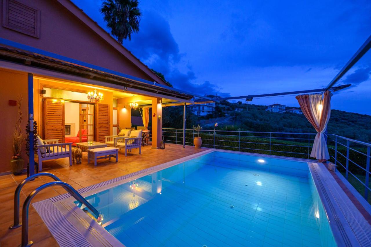 Cozy Small Smart Villa With Private Pool Mikri Mantineia קלמאטה מראה חיצוני תמונה